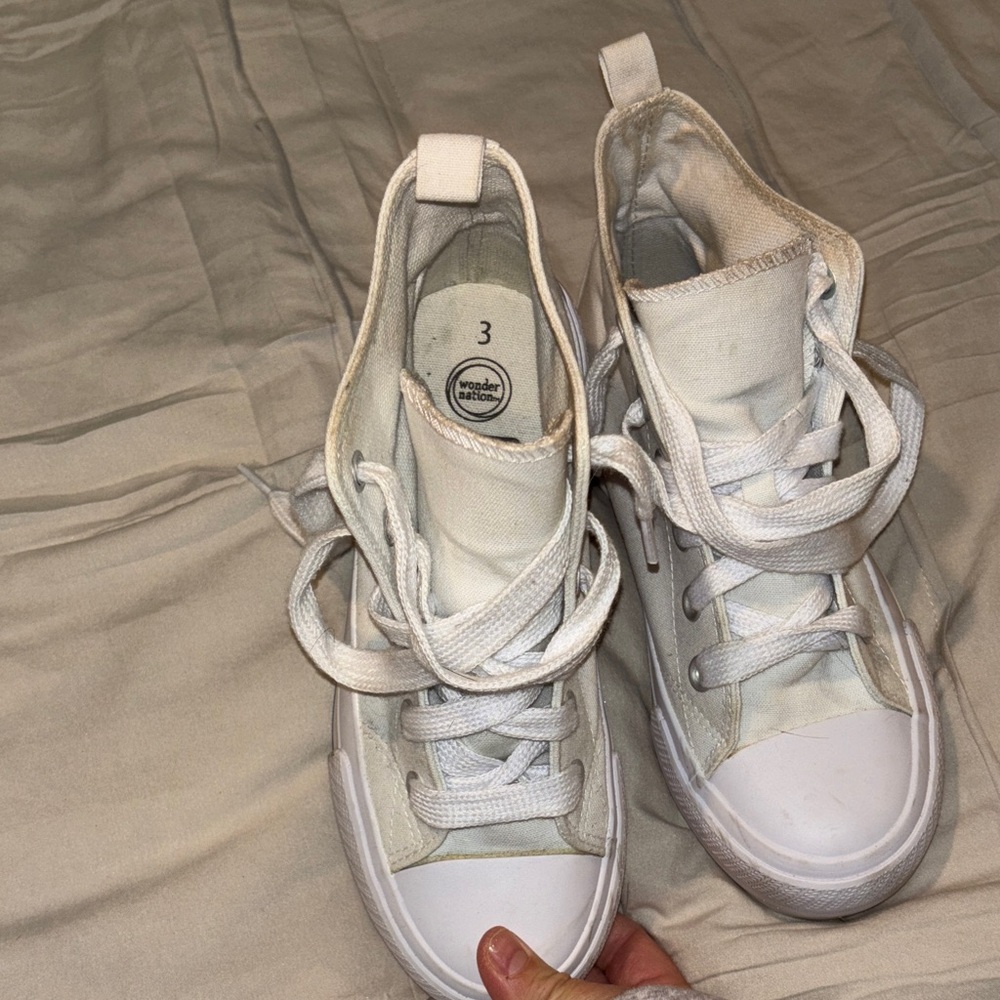 Chic White Kids Canvas High-Tops - Picture 4 of 7